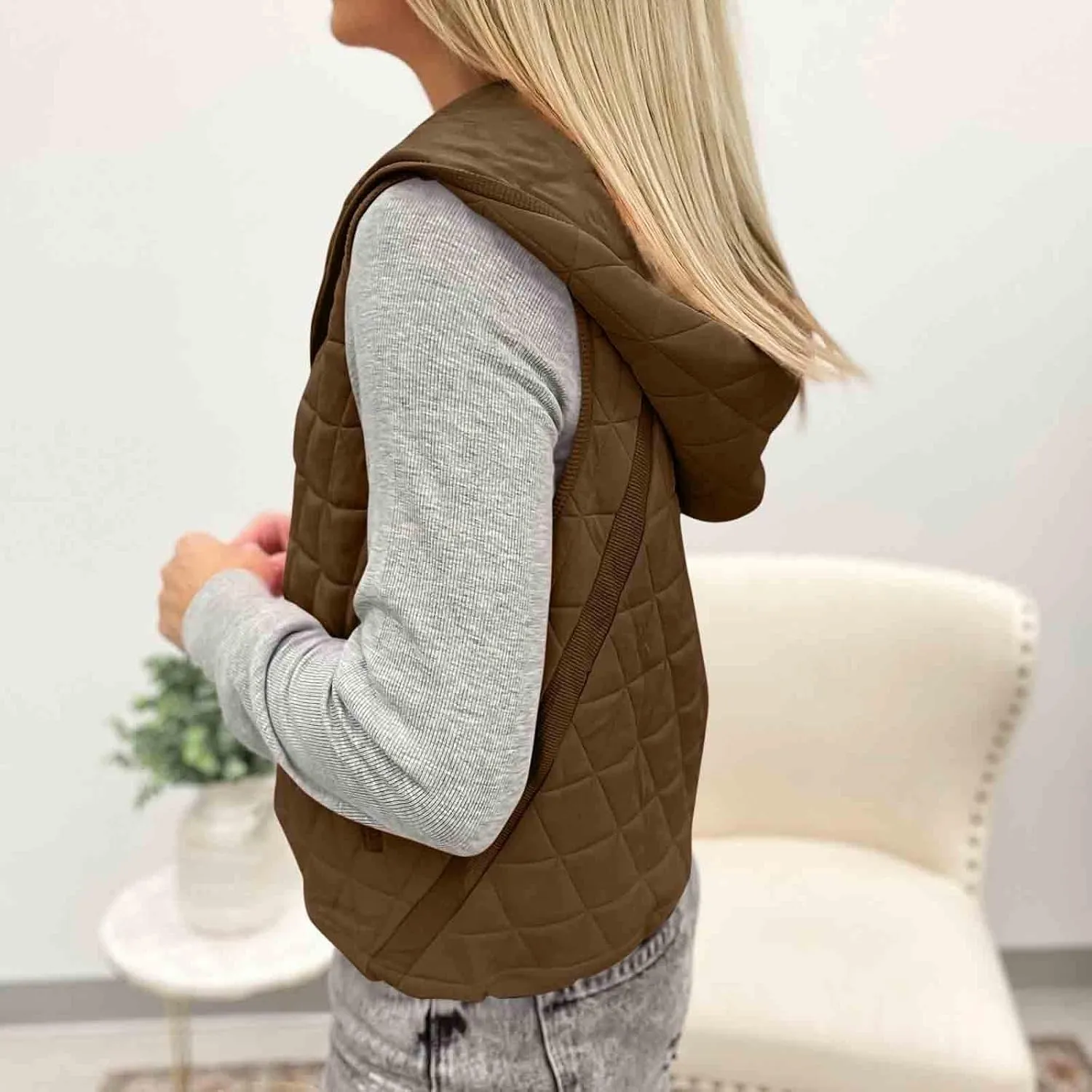 Lmdudan Women's 2024 Fall Vest Casual Sleeveless Hooded Zip Up Jacket Trendy Lightweight Winter Coat Outerwear with Pockets