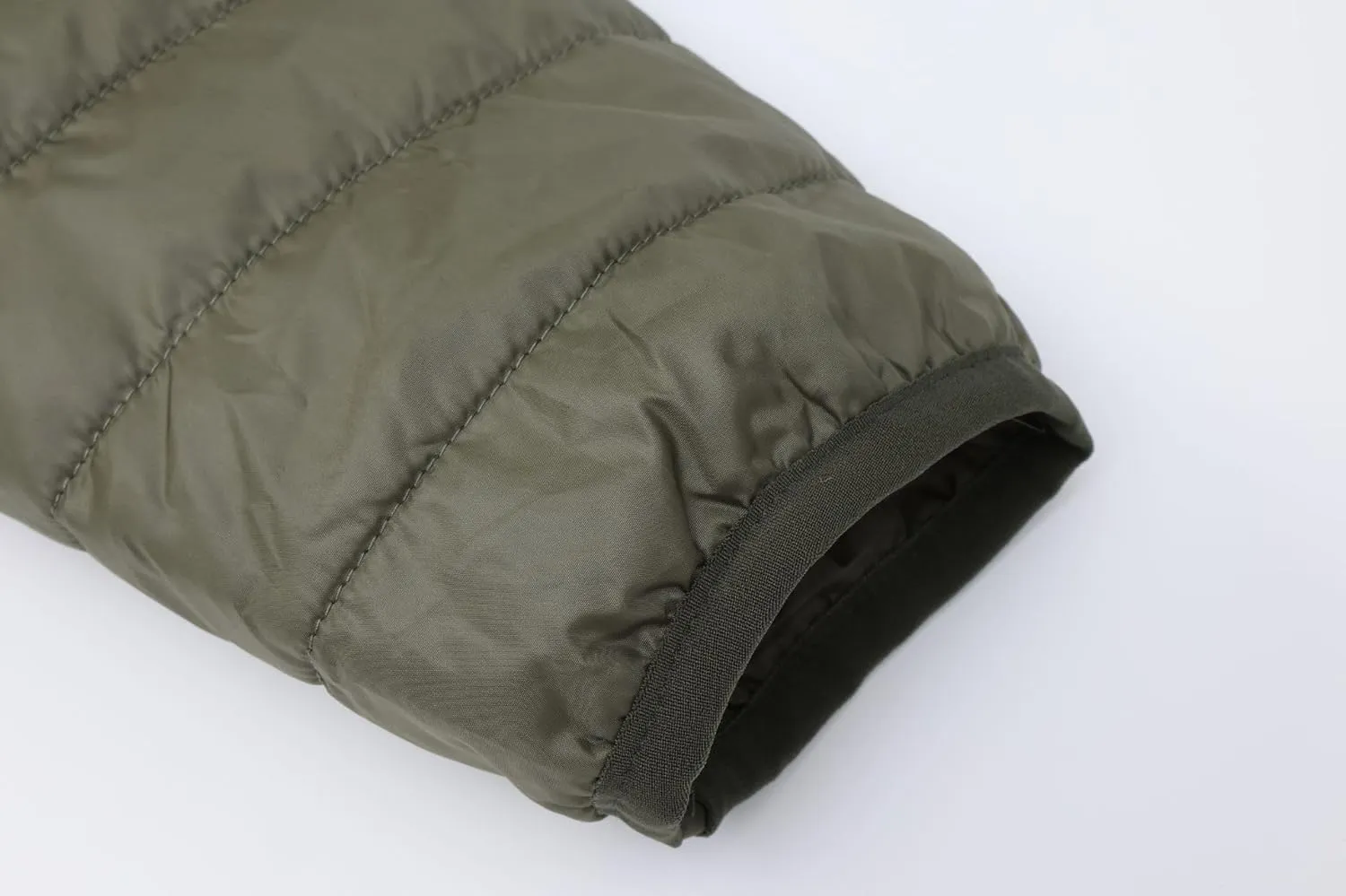 Mens Puffer Jacket with Hood Lightweight Windproof Water Resistant Winter Down Jacket Ideal for Outdoor Hiking