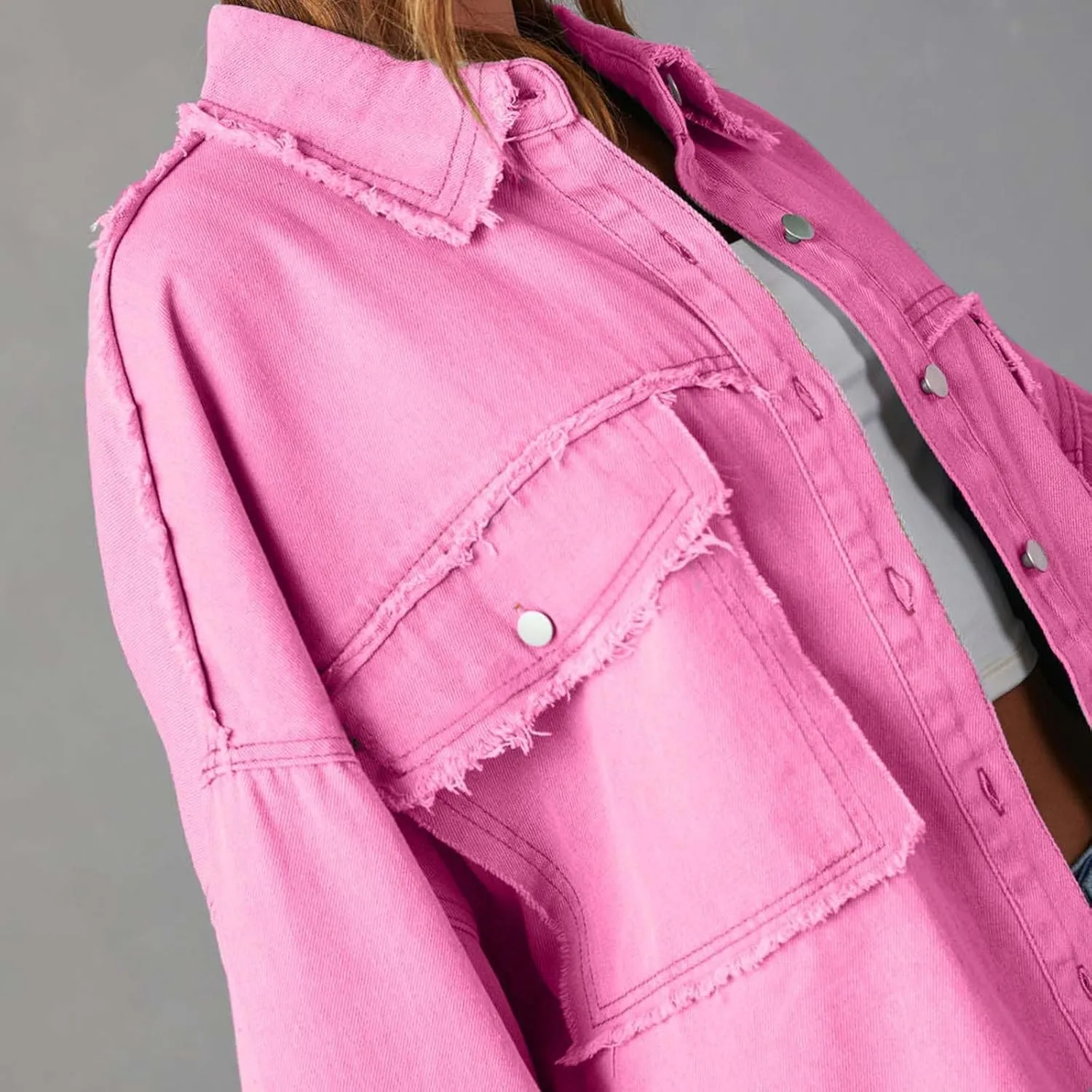 Womens Oversized Denim Shirt Jacket 2024 Casual Button Down Frayed Hem Ripped Jean Jacket Multi Pockets Denim Jacket